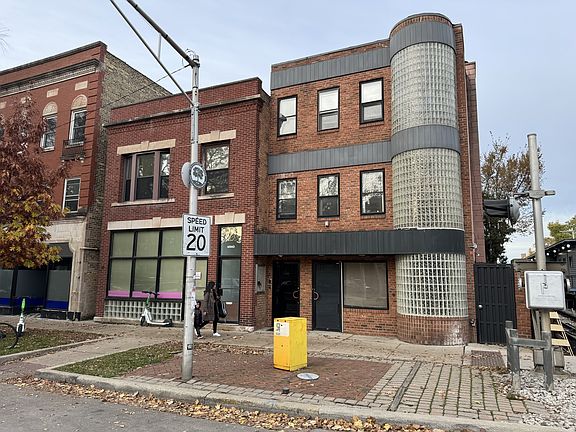 2nd image of 4642 N Francisco Ave