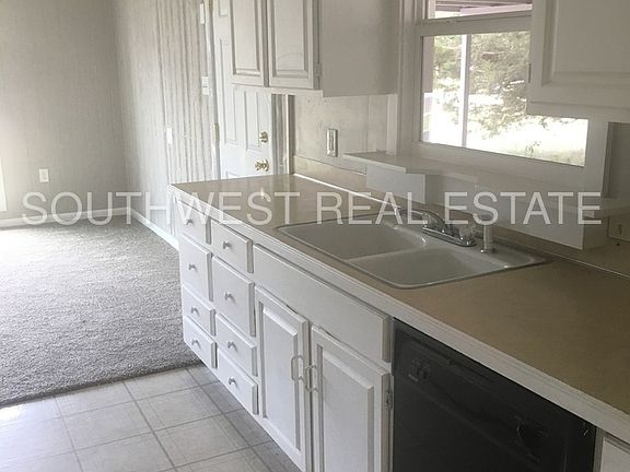 3rd image of 2725 Axtell St
