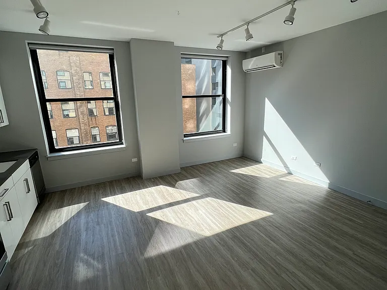 331 S Wells St #1311 — Photo 11