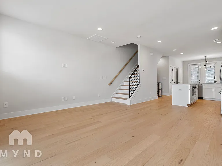 2242 N Graham St #2 — Photo 8