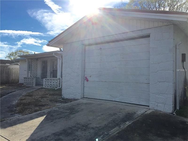 2nd image of 10915 Stamford Dr