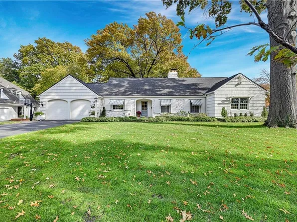 6629 Overhill Rd, Mission Hills, KS 66208