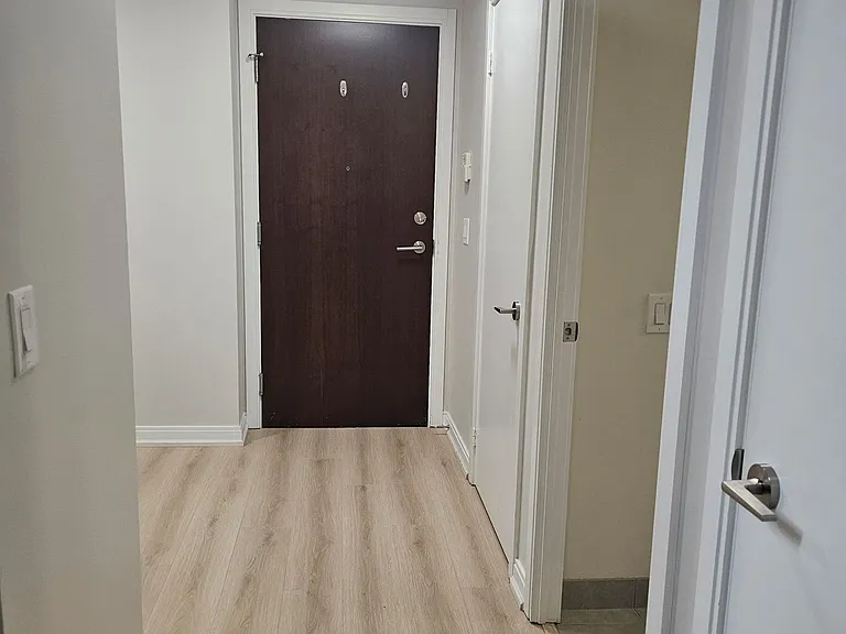 151 Village Green Sq #506 — Photo 18
