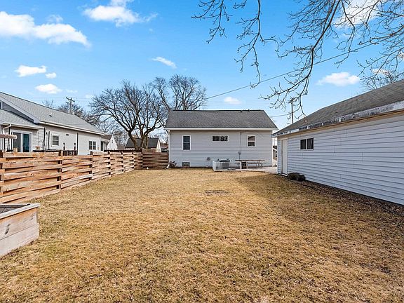 2nd image of 315 S Victoria St