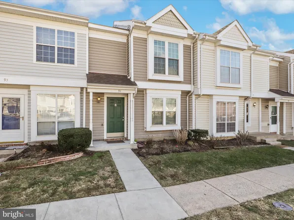 94 Saint Charles Sq, Sterling, VA 20164