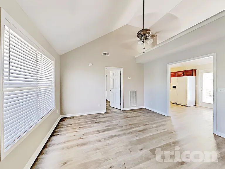 9023 Nevada Ave — Photo 3