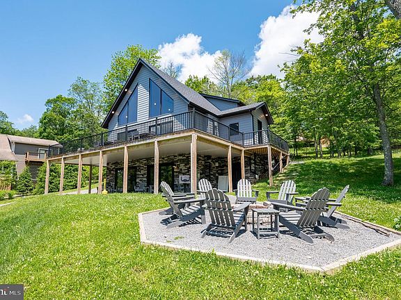 3rd image of 72 Glenwood Cir