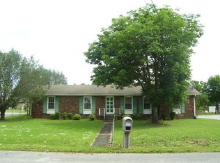 109 Ten Throw Dr, Lebanon, TN 37087