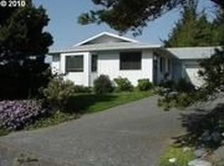 94067 Azalea Ln, Gold Beach, OR 97444