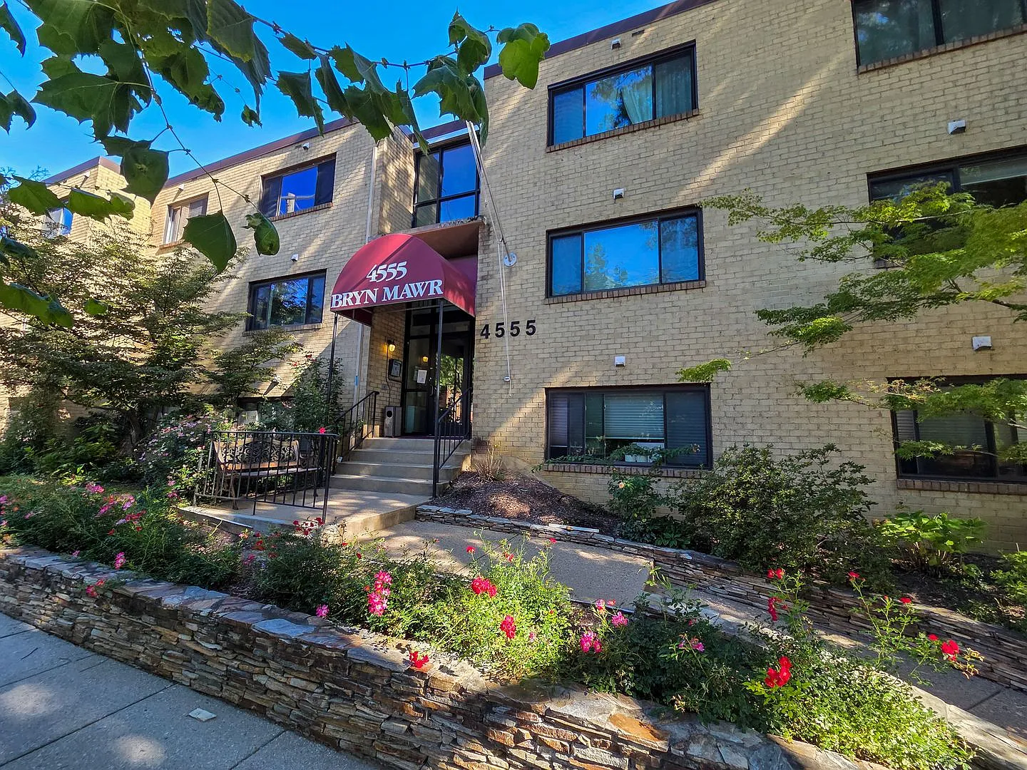 Charming 1br/1bth Apt in the Palisades. Utilities and parking included! — Photo 2