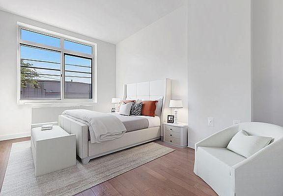 3rd image of 1115 Broadway APT 4K