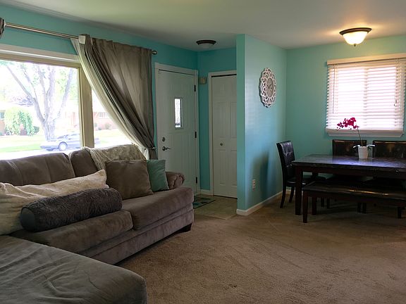 3rd image of 22435 Euclid St