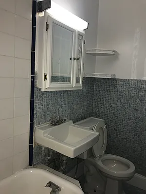 Rented by Chartwell Manhattan Realty | media 17