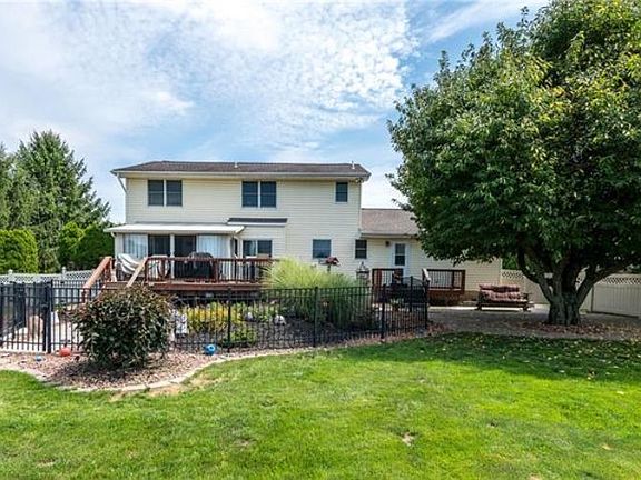 3rd image of 261 Longwood Dr