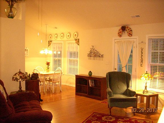 2nd image of 117 Autumn Woods Blvd