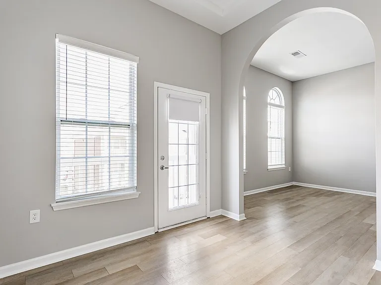 1411 Fairfax Manor Dr — Photo 17