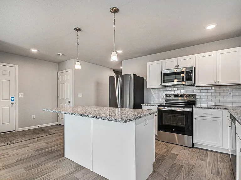 619 W Marion St — Photo 6