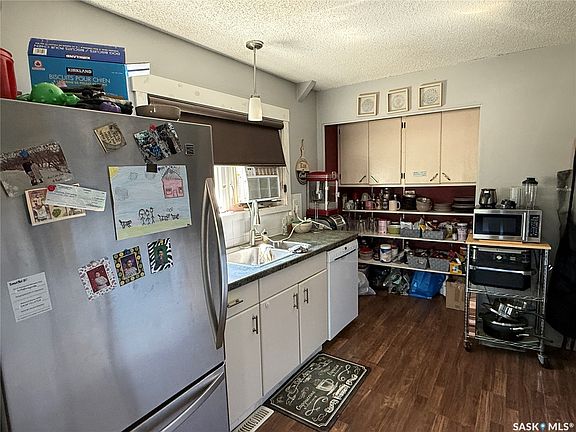 3rd image of 103 4th Avenue SE