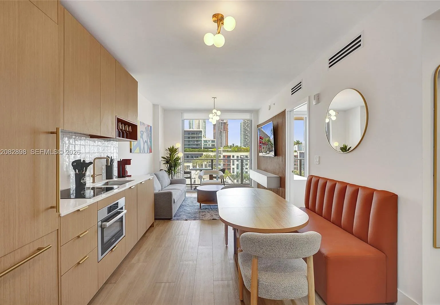 The Standard Midtown — Photo 2