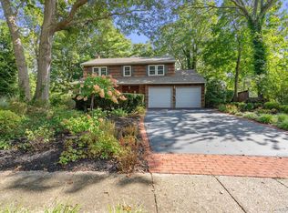 10 Quincy Ln, Smithtown, NY 11787