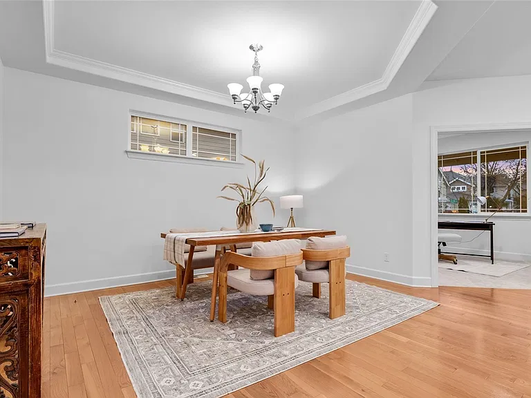 4518 NE 2nd Ct — Photo 6