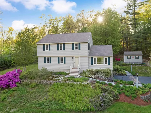 22 Beechwood Road, Hudson, NH 03051