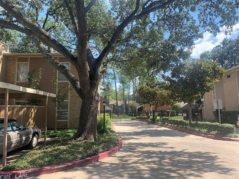 1st image of 702 Bering Dr APT J