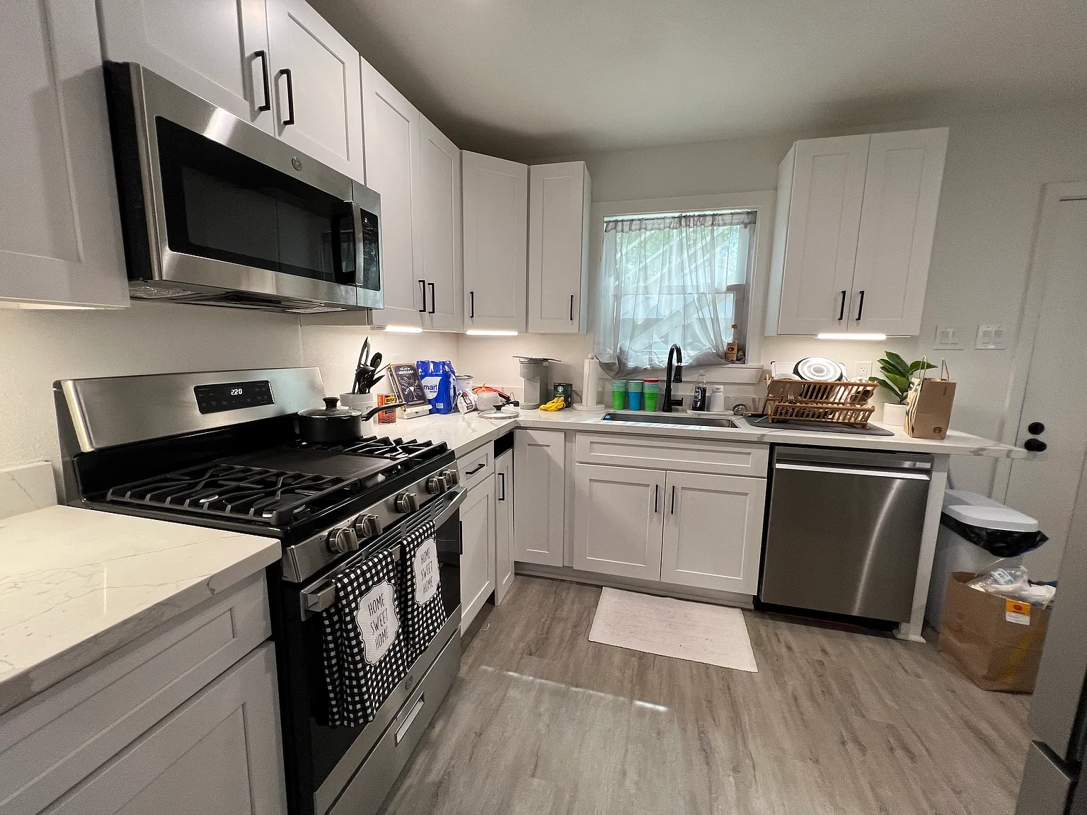 6 bed, 1934 sqft, $7,400 — Photo 1