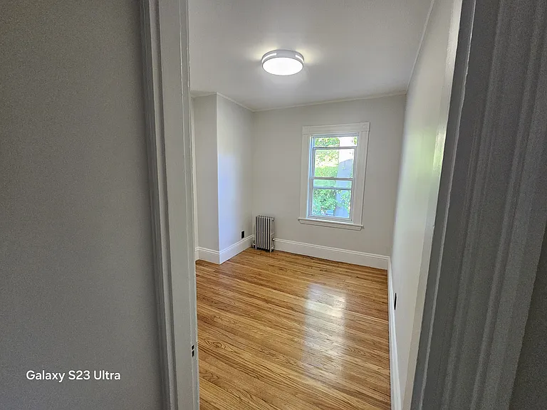 71 Sea St — Photo 8