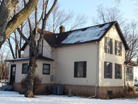 2nd image of 214 S Chestnut St