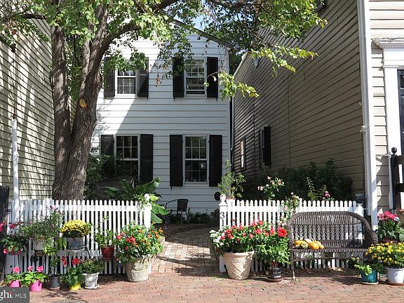 2nd image of 313 Wilkes St