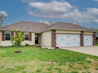 1460 S Tomahawk Ave, Republic, MO 65738