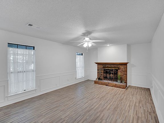 5th image of 1647 E Pleasant Dr