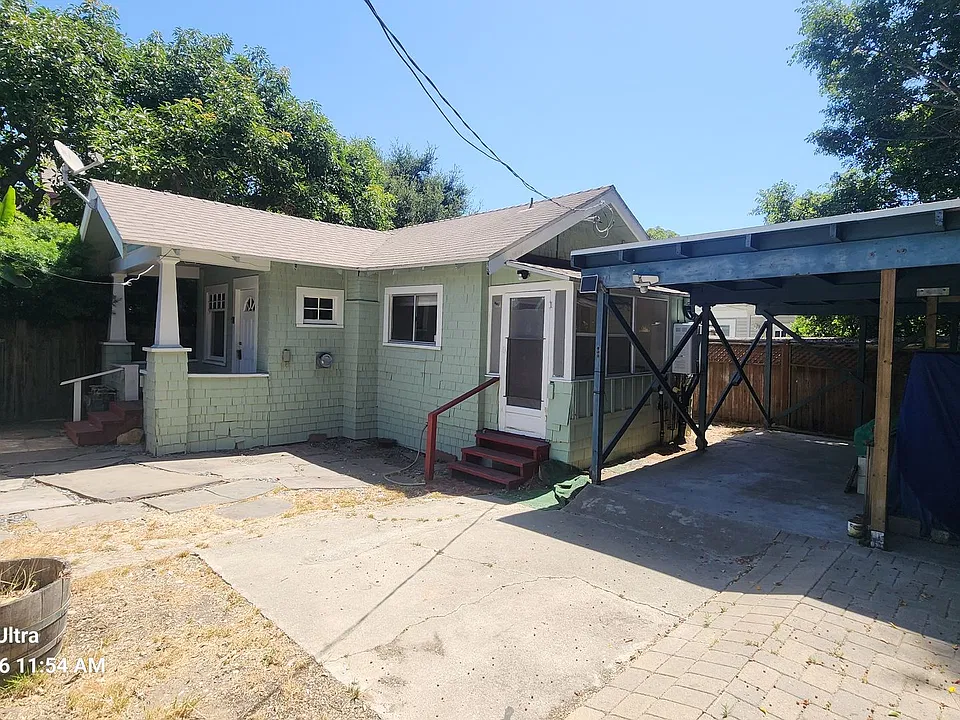 421 W De La Guerra St