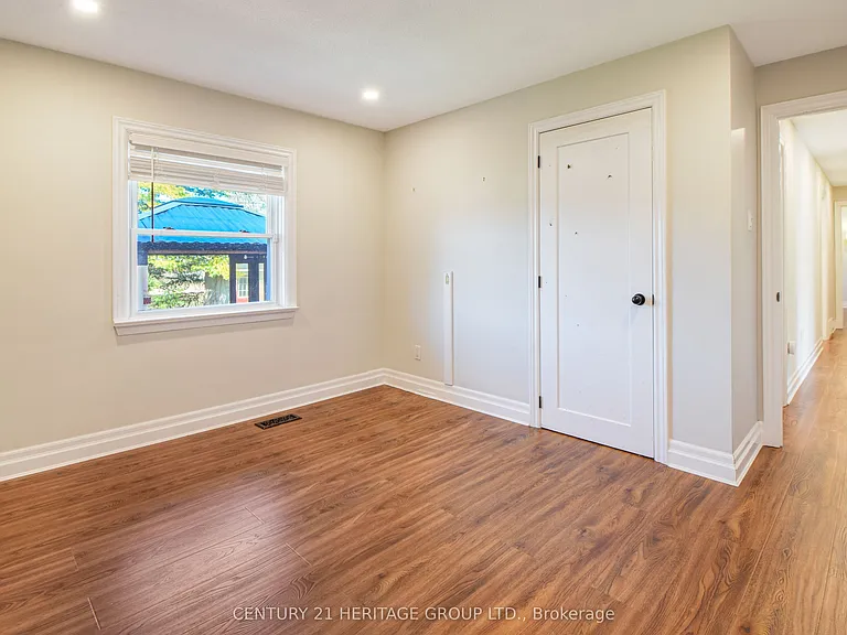 114 Elizabeth Grv — Photo 7