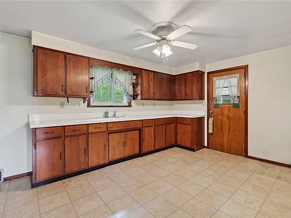3rd image of 323 Albrights Lake Rd