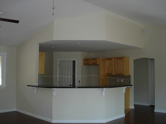 5th image of 16 Avenue