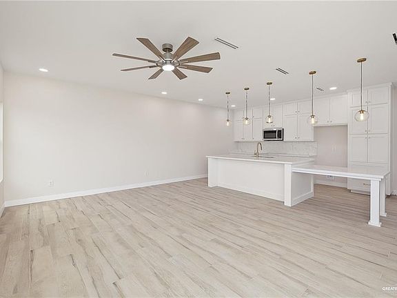 3rd image of 2505 E Solar Dr