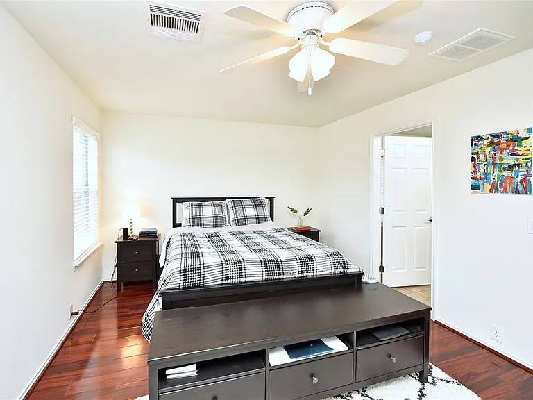 7215 Ravenswood — Photo 13