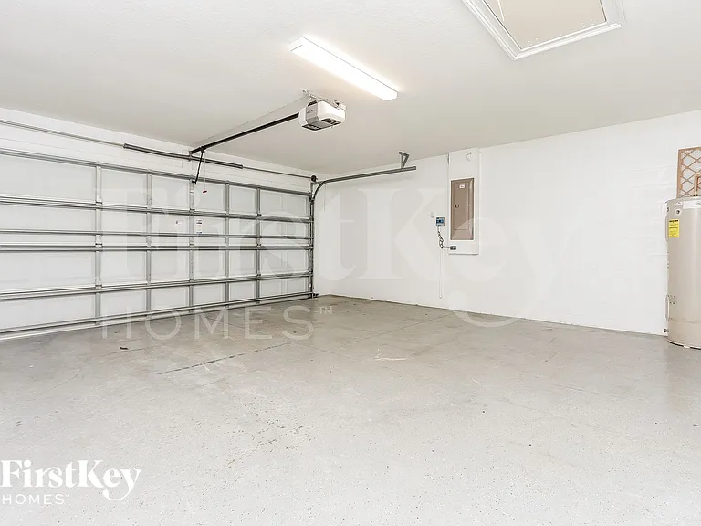 663 Breezeway Ct — Photo 15