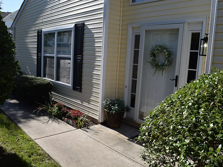 20257 Simonton Ct — Photo 3