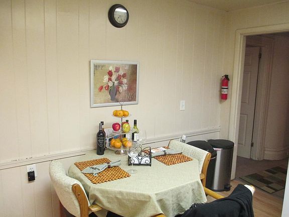 Eat In Kitchen