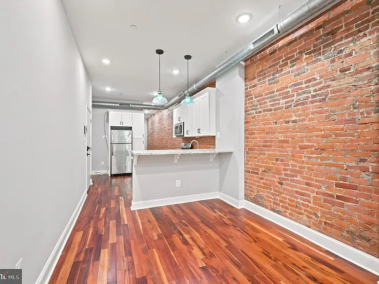 3220 W Diamond St #2 — Photo 9