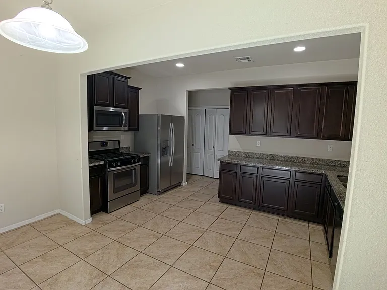 1651 Domino Dr SE — Photo 4