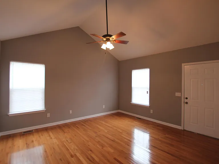 100 Rothwood Ct — Photo 5