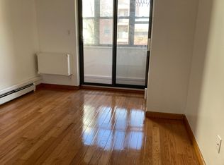 13222 Sanford Ave APT 3F, Flushing, NY 11355