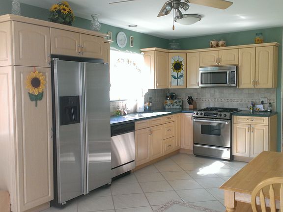 4th image of 245 Gaynor St