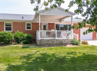 2 Linnwood St, Bloomington, IL 61701