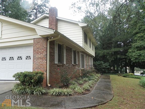 3rd image of 4389 Bramwell Dr