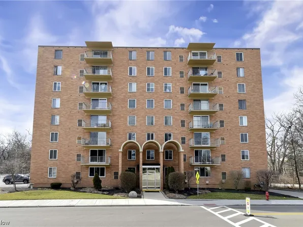 50 S Rocky River Dr APT 204, Berea, OH 44017